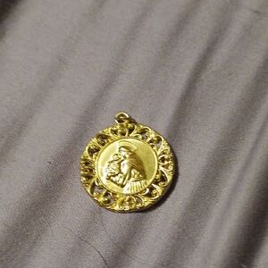 Elegant Gold Pendant